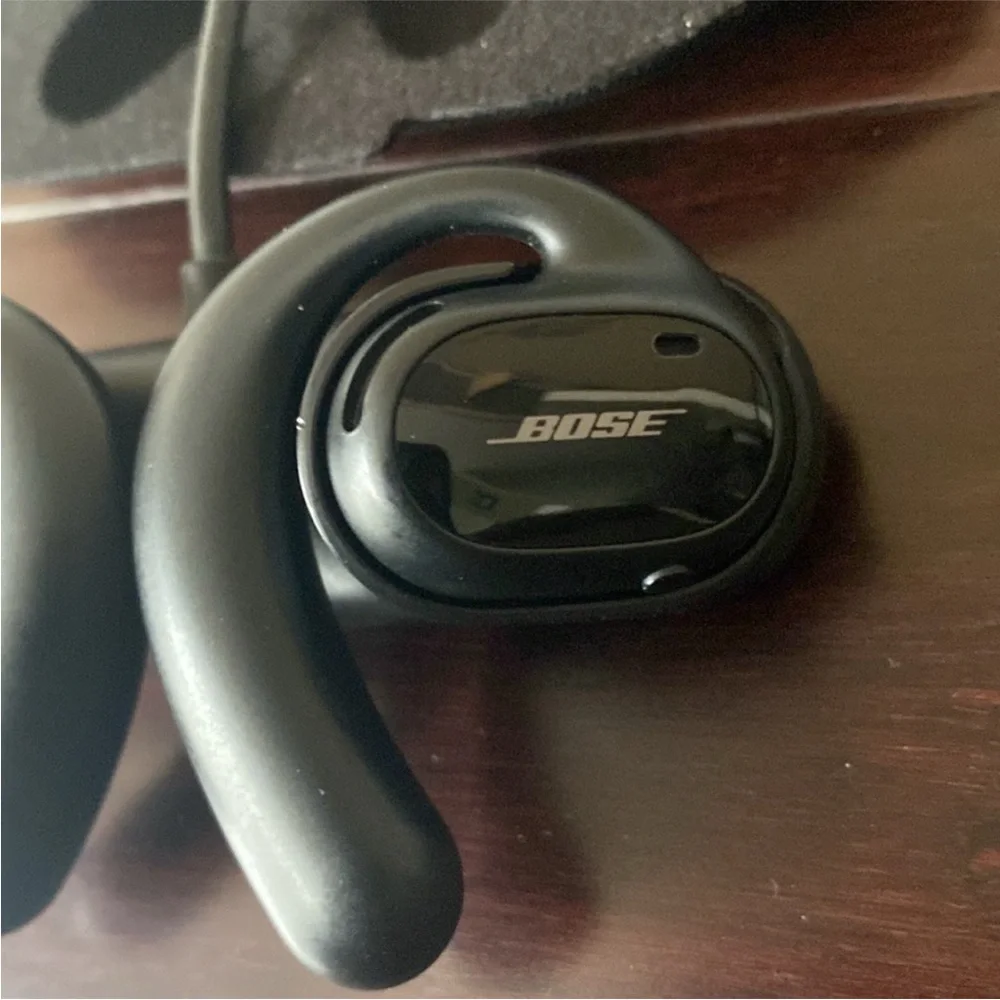 Bose Sport OpenEar True Wireless Black Earbuds with Charging Case. Barely used!